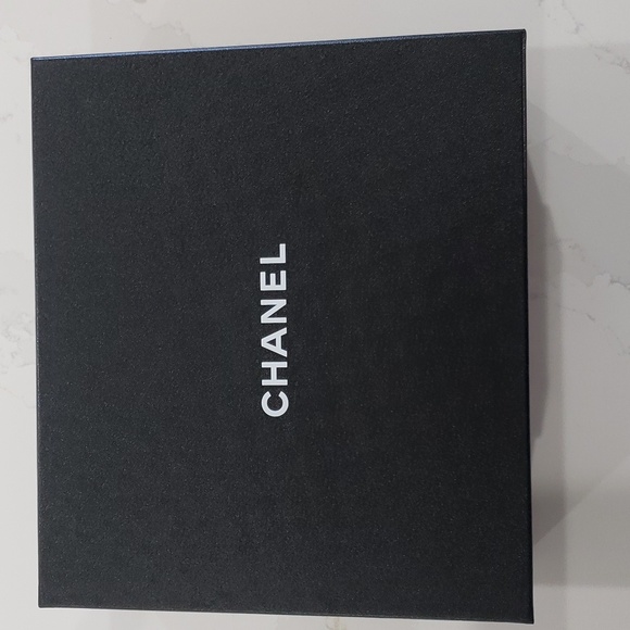 Chanel boot box - Picture 2 of 6